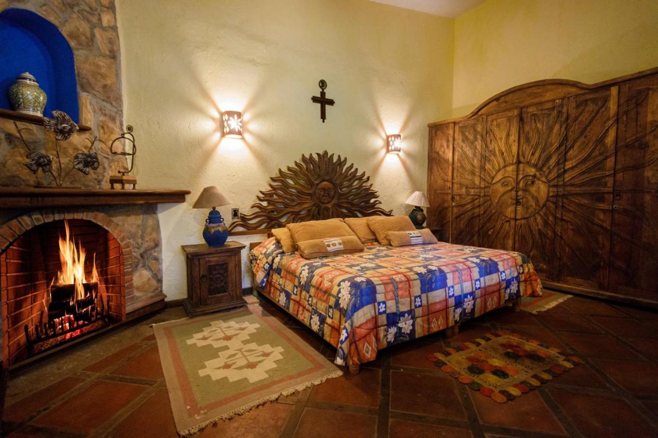 Lago Sol Hotel & Suites Tzintzuntzán Eksteriør bilde